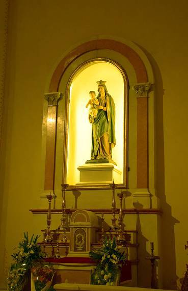 Altare della Madonna col Bambino.jpg